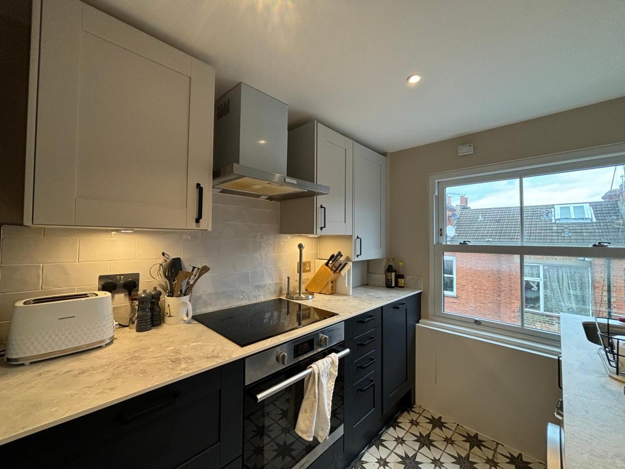 Apartment Elegant And Well-connected 2bd Flat Fulham London